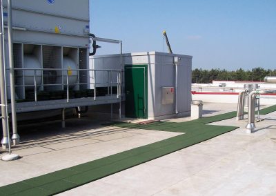 KRAITEC step as maintenance way on flat roofs